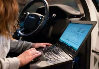Fordonsbranschen behöver fler kvinnliga fordonstekniker